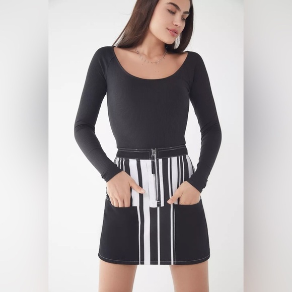 BDG Ruby Striped Zip-Front Skirt Denim Black White Monochrome Mini Skirt Medium - Picture 1 of 11